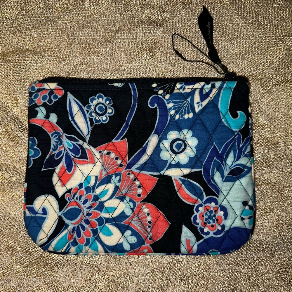 NEW Vera Bradley Large Quilted Pouch Zippered Multipurpose Cosmetic Bag Clutch